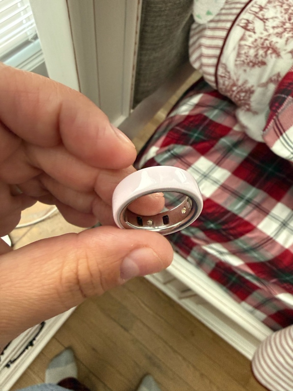 Oura Ring 4 size 11 Ceramic Petal - Picture 4 of 6